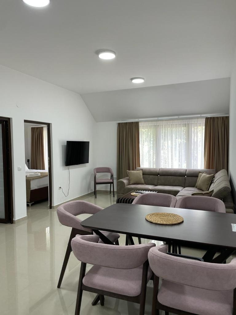 Morpheus Apartmani Sremska Mitrovica Zewnętrze zdjęcie
